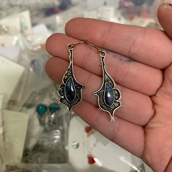 💙 Exquisite Turquoise BOHO Floral Earrings 💙 - Picture 2 of 6